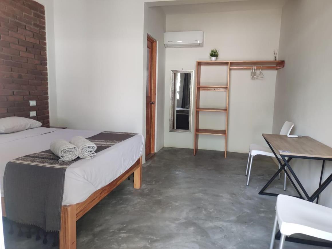 Casa Sixta A 7Min Del Aeropuerto Internacional Pmx Y 2 Cuadras Terminal Autob Ado Hotel Puerto Escondido  Eksteriør billede